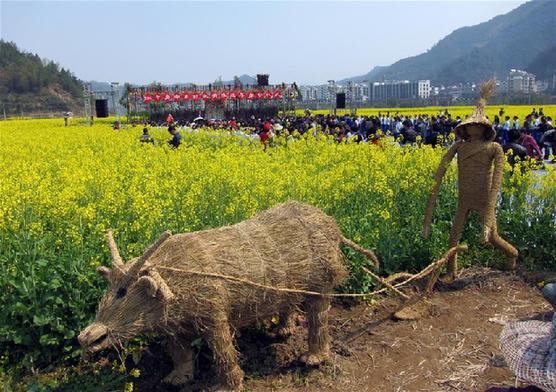 越来越多人喜欢乡村旅游，那么要如何打造旅游呢